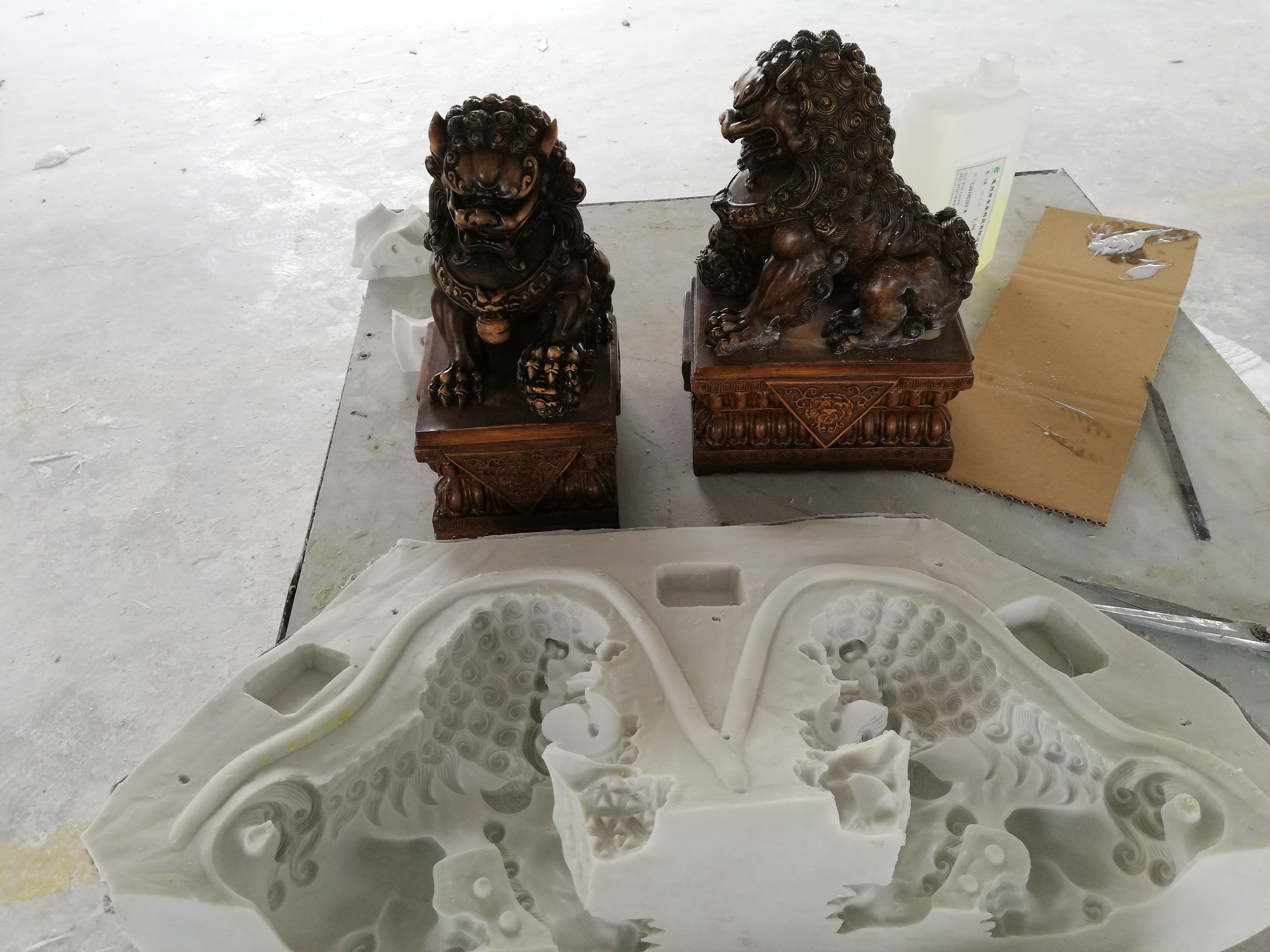 模具硅膠翻模樹脂工藝品出現(xiàn)燒模情況怎么辦 ？